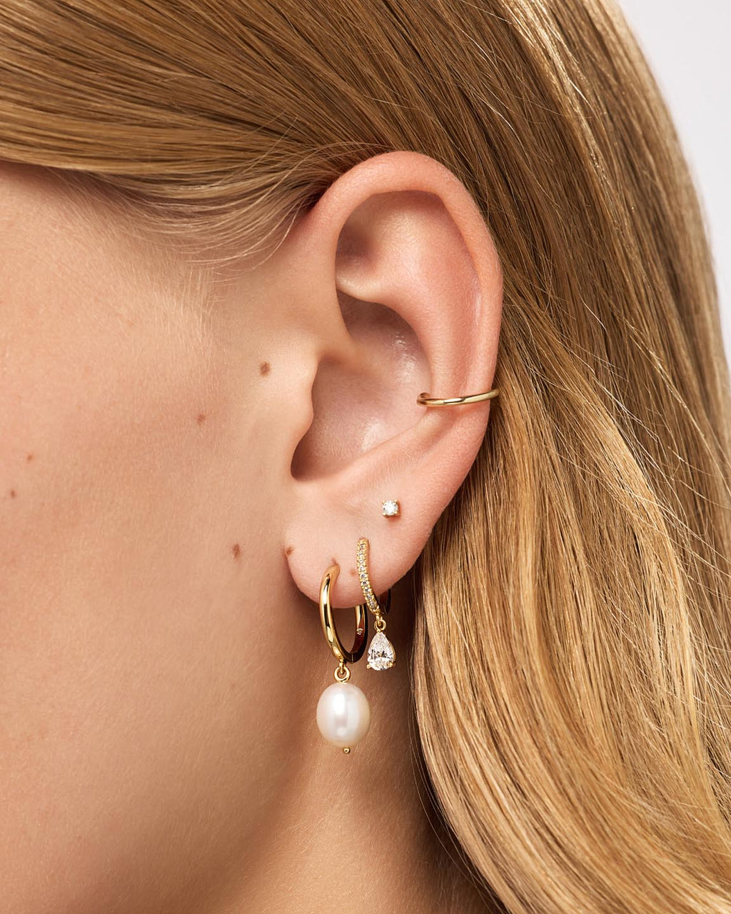 Pearl Hoops - Medium Frida