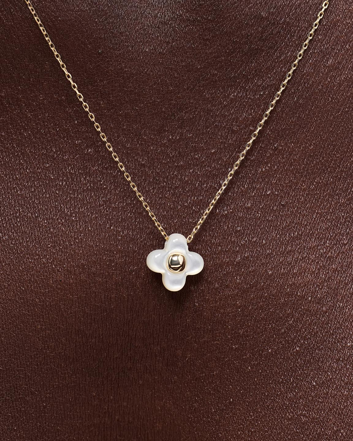 Flower Necklace - Liora Pendant Mini Mother of Pearl