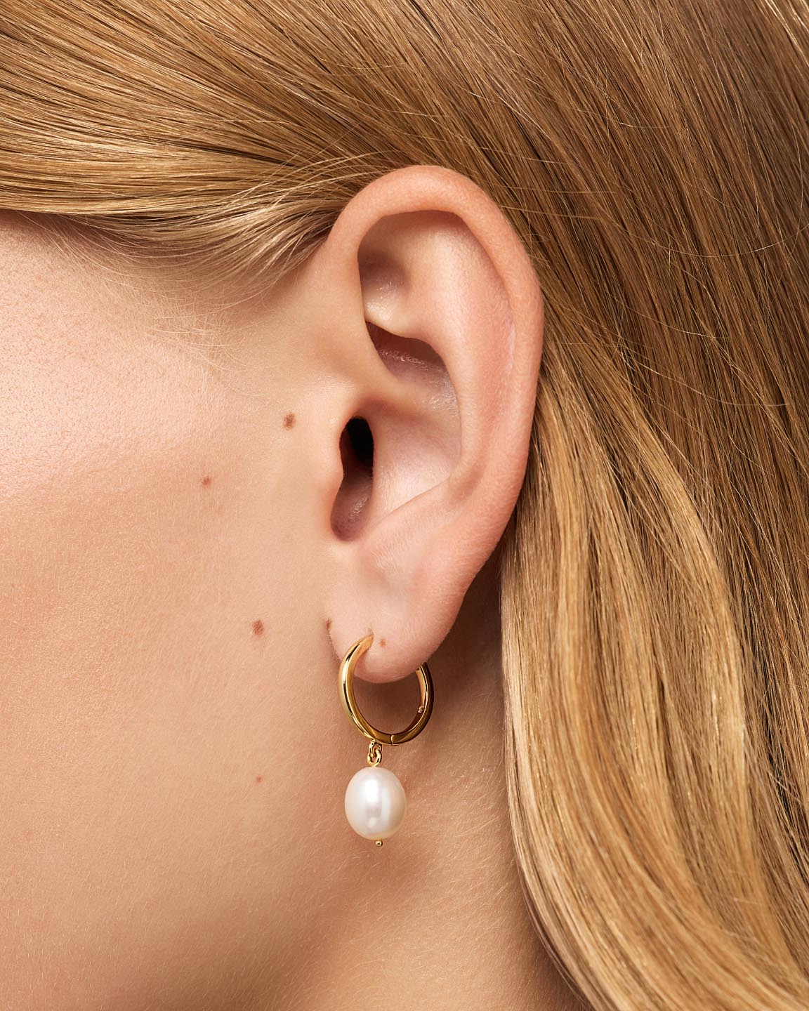 Pearl Hoops - Medium Frida